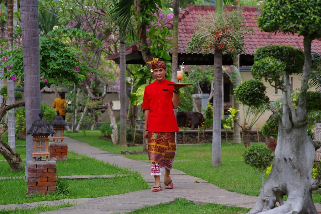 เตียร์ตา ซารี บังกาโล Hotel เปมูเตรัน ภายนอก รูปภาพ