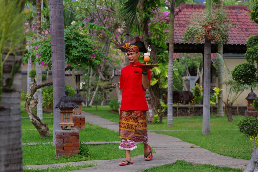 เตียร์ตา ซารี บังกาโล Hotel เปมูเตรัน ภายนอก รูปภาพ